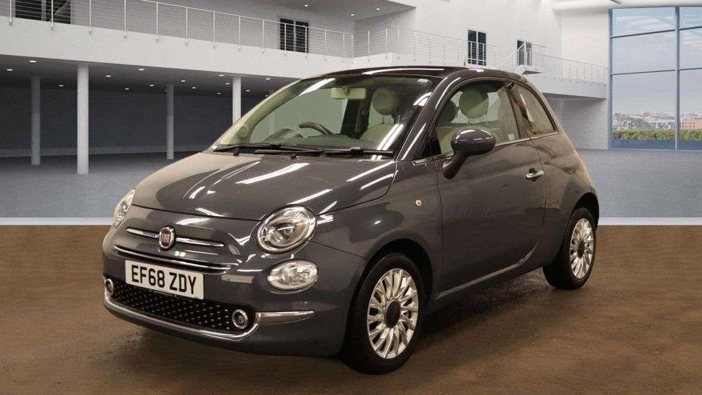 A 2019 FIAT 500 1.2 Lounge Hatchback 3dr Petrol Dualogic Euro 6 (s/s) (69 bhp) A 2019 FIAT 500 1.2 Lounge Hatchback 3dr Petrol Dualogic Euro 6 (s/s) (69 bhp)