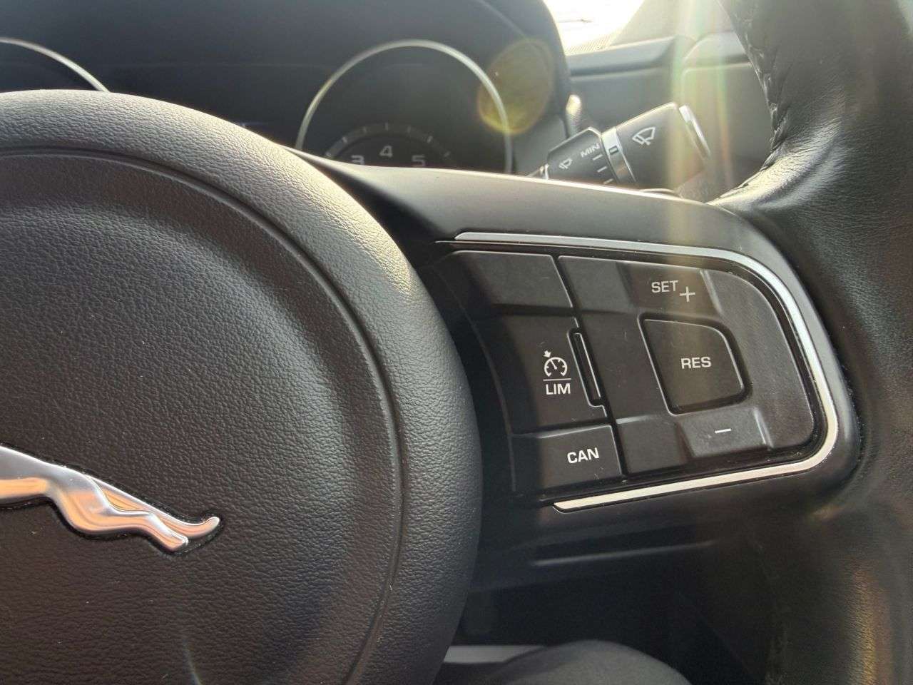 2015 JAGUAR XE 2015 JAGUAR XE