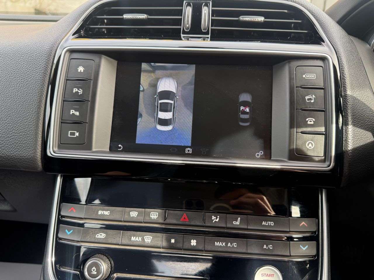 2015 JAGUAR XE 2015 JAGUAR XE