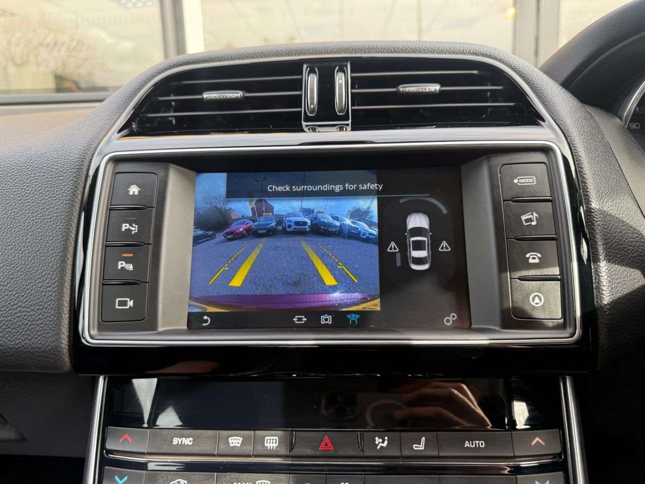 2015 JAGUAR XE 2015 JAGUAR XE