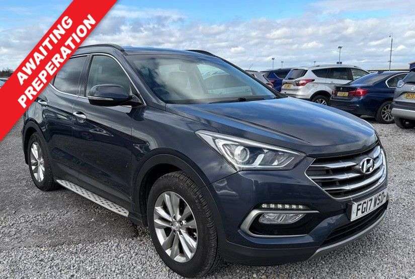 A 2017 HYUNDAI SANTA FE 2.2 CRDi Blue Drive Premium SUV 5dr Diesel Manual 4WD Euro 6 (s/s) (200 ps) A 2017 HYUNDAI SANTA FE 2.2 CRDi Blue Drive Premium SUV 5dr Diesel Manual 4WD Euro 6 (s/s) (200 ps)