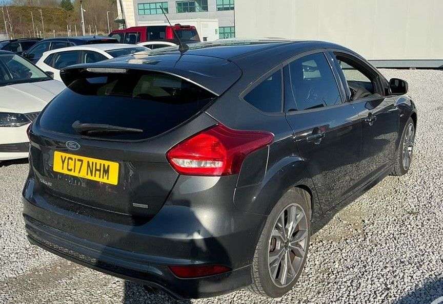 A 2017 FORD FOCUS 1.5T EcoBoost ST-Line Hatchback 5dr Petrol Manual Euro 6 (s/s) (150 ps) A 2017 FORD FOCUS 1.5T EcoBoost ST-Line Hatchback 5dr Petrol Manual Euro 6 (s/s) (150 ps)