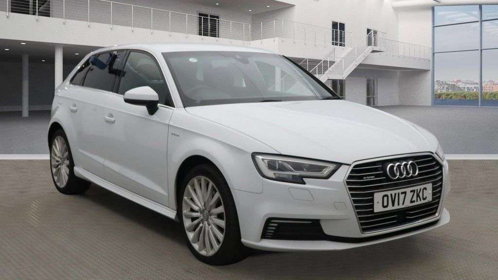A 2017 AUDI A3 SPORTBACK E-TRON A 2017 AUDI A3 SPORTBACK E-TRON