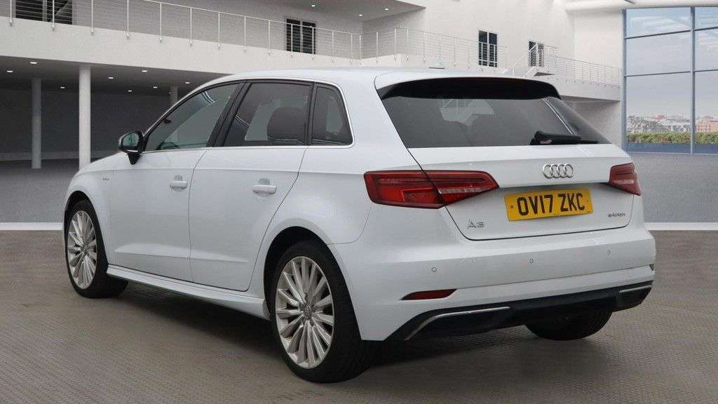 A 2017 AUDI A3 SPORTBACK E-TRON A 2017 AUDI A3 SPORTBACK E-TRON