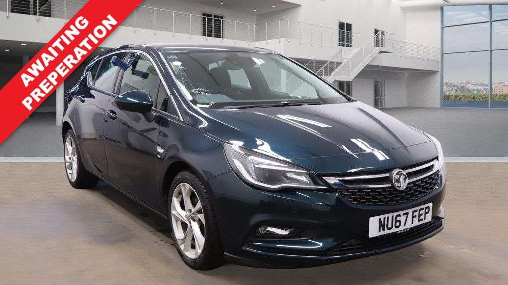 A 2017 VAUXHALL ASTRA 1.4i Turbo SRi Hatchback 5dr Petrol Manual Euro 6 (150 ps) A 2017 VAUXHALL ASTRA 1.4i Turbo SRi Hatchback 5dr Petrol Manual Euro 6 (150 ps)