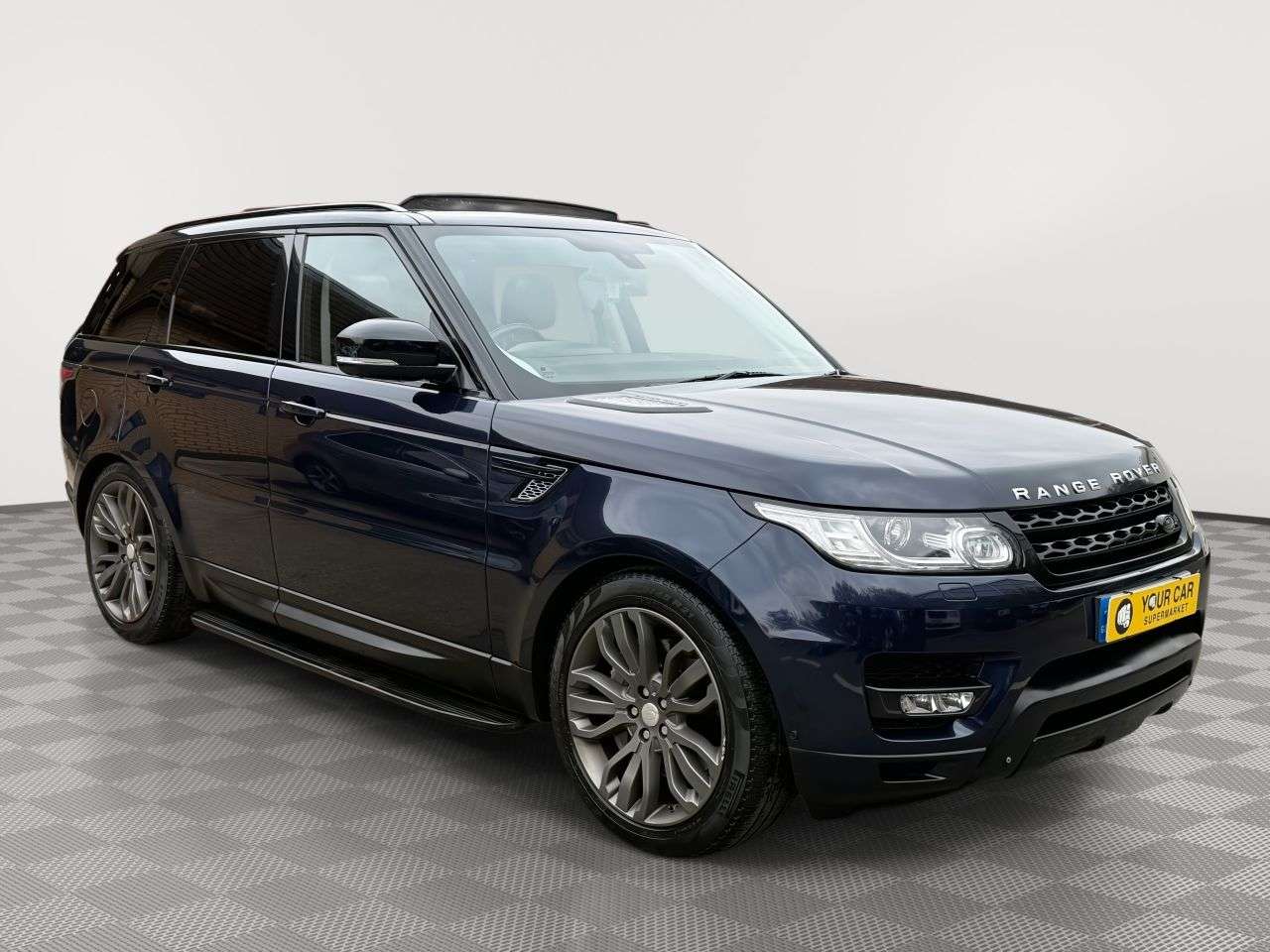 A 2014 LAND ROVER RANGE ROVER SPORT 3.0 SD V6 HSE Dynamic SUV 5dr Diesel Auto 4WD Euro 5 (s/s) (292 ps) Rear He A 2014 LAND ROVER RANGE ROVER SPORT 3.0 SD V6 HSE Dynamic SUV 5dr Diesel Auto 4WD Euro 5 (s/s) (292 ps) Rear He
