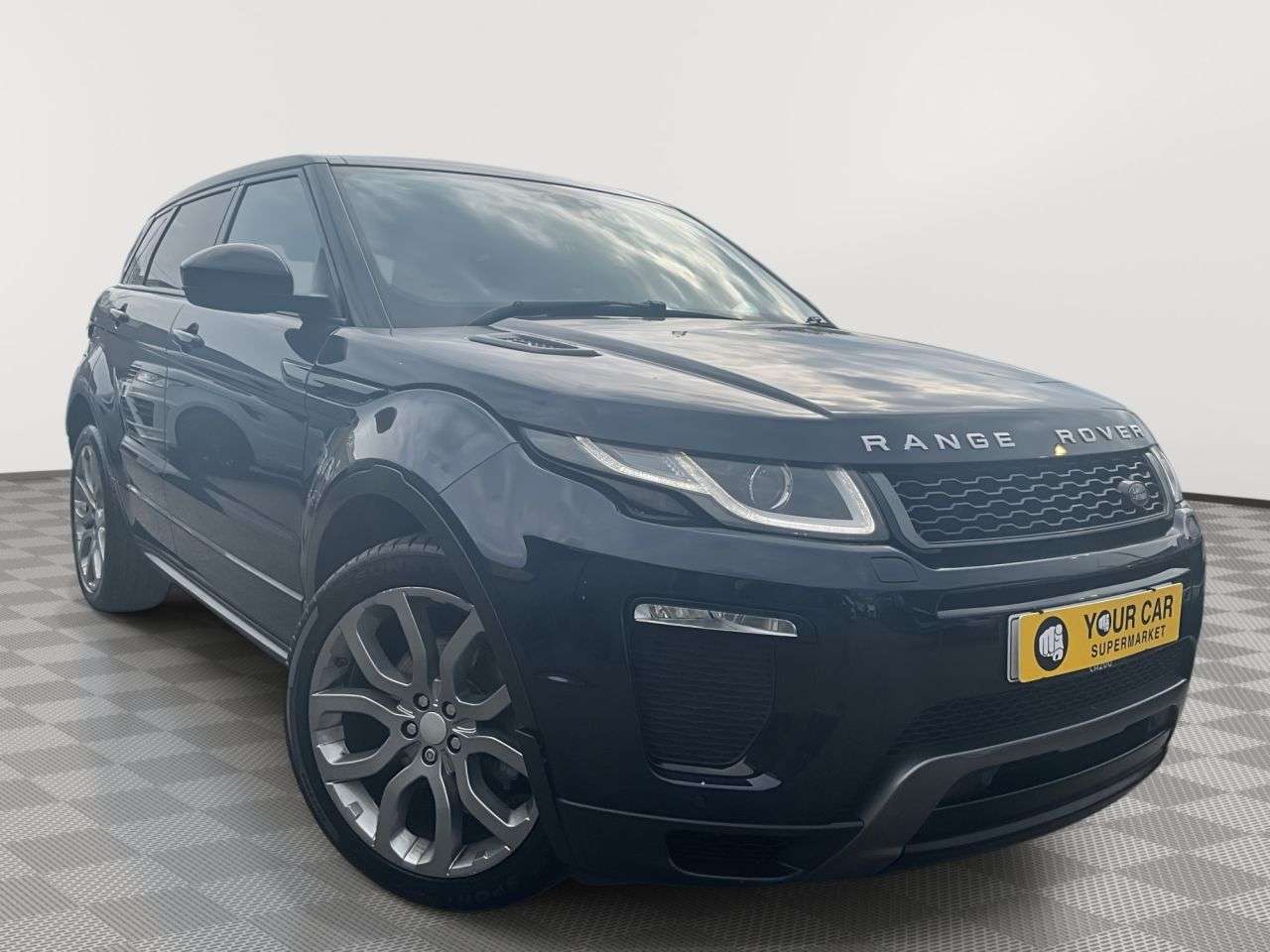 A 2017 LAND ROVER RANGE ROVER EVOQUE TD4 HSE DYNAMIC A 2017 LAND ROVER RANGE ROVER EVOQUE TD4 HSE DYNAMIC
