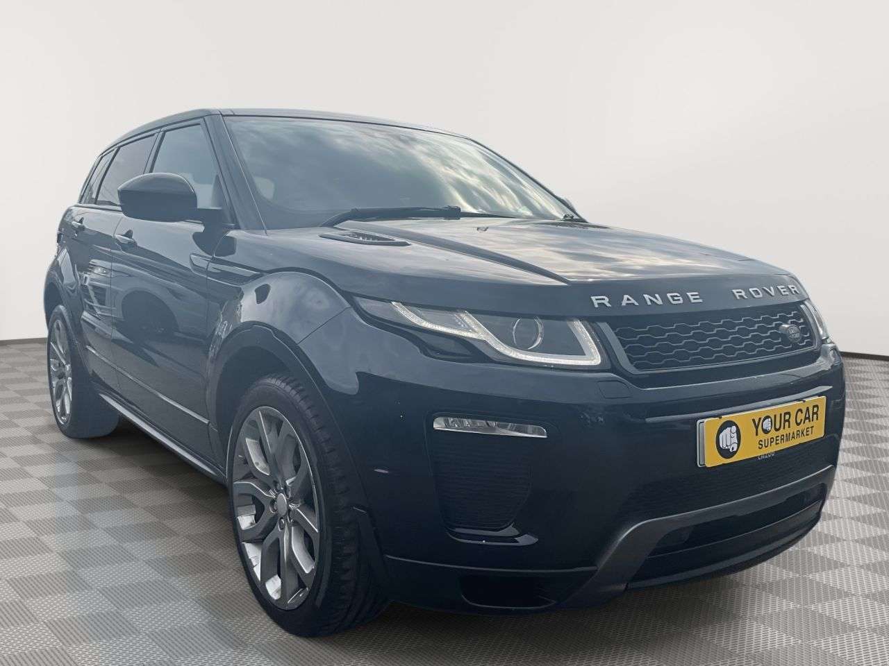 A 2017 LAND ROVER RANGE ROVER EVOQUE TD4 HSE DYNAMIC A 2017 LAND ROVER RANGE ROVER EVOQUE TD4 HSE DYNAMIC