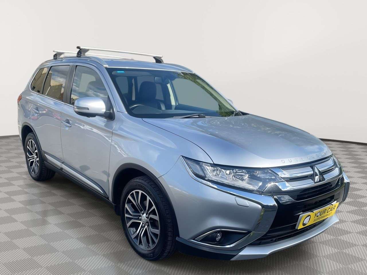 A 2017 MITSUBISHI OUTLANDER 2.2 DI-D 4 SUV 5dr Diesel Auto 4WD Euro 6 (147 ps) A 2017 MITSUBISHI OUTLANDER 2.2 DI-D 4 SUV 5dr Diesel Auto 4WD Euro 6 (147 ps)