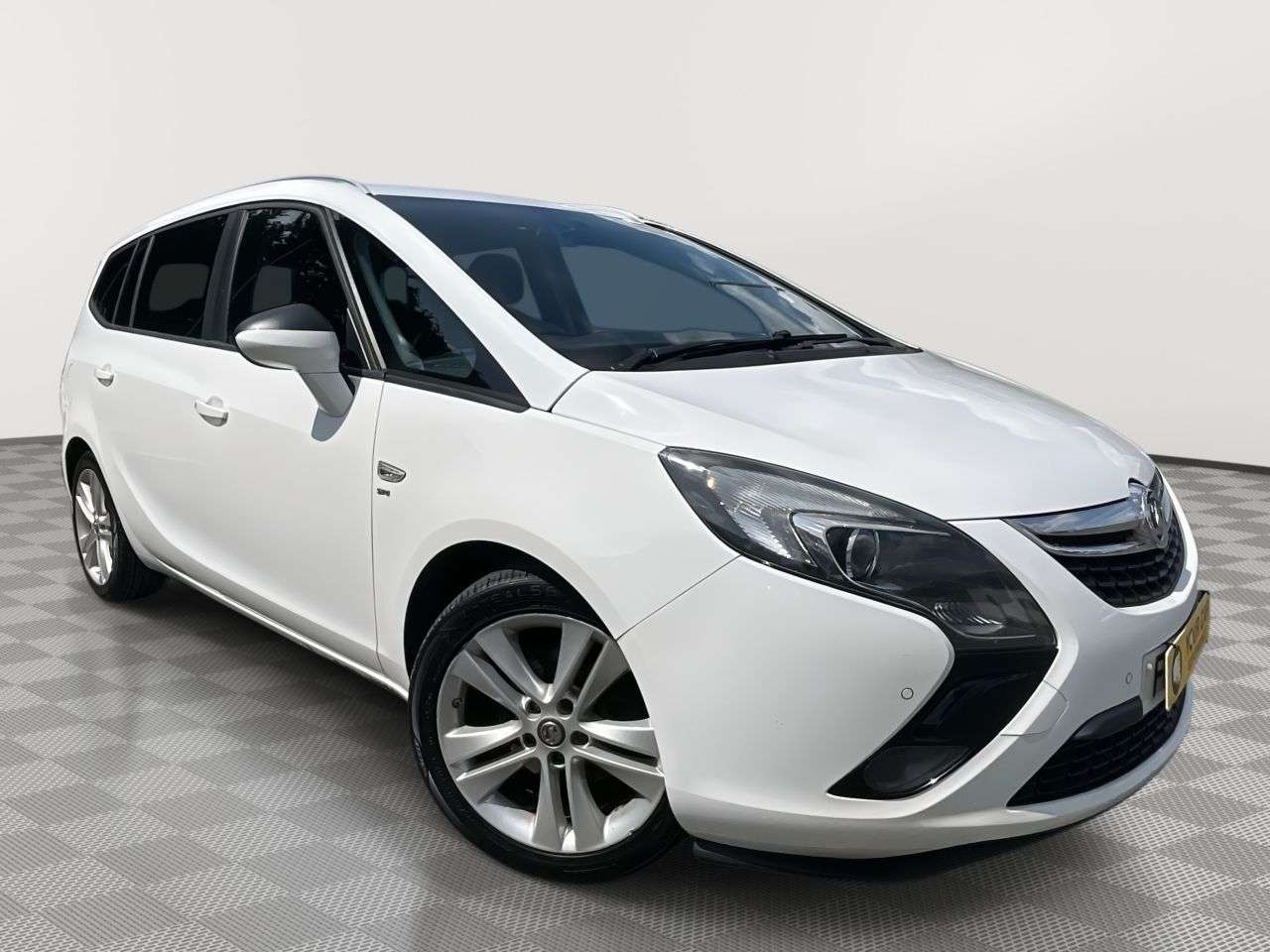 A 2016 VAUXHALL ZAFIRA TOURER 1.6 CDTi ecoFLEX SRi MPV 5dr Diesel Manual Euro 6 (s/s) (136 ps) A 2016 VAUXHALL ZAFIRA TOURER 1.6 CDTi ecoFLEX SRi MPV 5dr Diesel Manual Euro 6 (s/s) (136 ps)