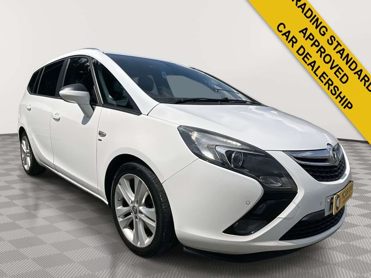 A 2016 VAUXHALL ZAFIRA TOURER 1.6 CDTi ecoFLEX SRi MPV 5dr Diesel Manual Euro 6 (s/s) (136 ps) A 2016 VAUXHALL ZAFIRA TOURER 1.6 CDTi ecoFLEX SRi MPV 5dr Diesel Manual Euro 6 (s/s) (136 ps)
