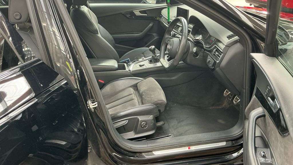 2018 AUDI A4 2018 AUDI A4