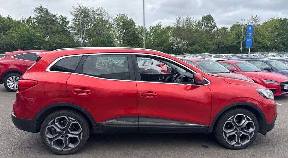 A 2019 RENAULT KADJAR 1.3 TCe Dynamique S Nav SUV 5dr Petrol Manual Euro 6 (s/s) (140 ps) A 2019 RENAULT KADJAR 1.3 TCe Dynamique S Nav SUV 5dr Petrol Manual Euro 6 (s/s) (140 ps)