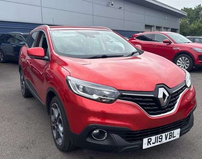 A 2019 RENAULT KADJAR 1.3 TCe Dynamique S Nav SUV 5dr Petrol Manual Euro 6 (s/s) (140 ps) A 2019 RENAULT KADJAR 1.3 TCe Dynamique S Nav SUV 5dr Petrol Manual Euro 6 (s/s) (140 ps)
