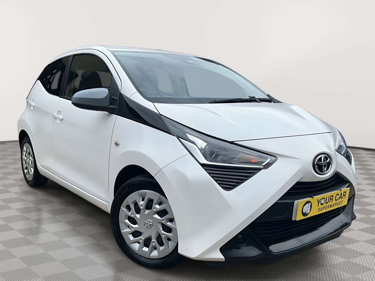 A 2021 TOYOTA AYGO 1.0 VVT-i x-play Hatchback 5dr Petrol Manual Euro 6 (s/s) (71 ps) A 2021 TOYOTA AYGO 1.0 VVT-i x-play Hatchback 5dr Petrol Manual Euro 6 (s/s) (71 ps)
