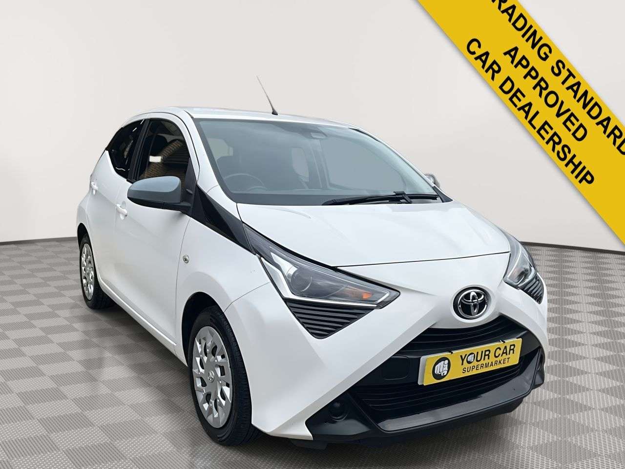A 2021 TOYOTA AYGO 1.0 VVT-i x-play Hatchback 5dr Petrol Manual Euro 6 (s/s) (71 ps) A 2021 TOYOTA AYGO 1.0 VVT-i x-play Hatchback 5dr Petrol Manual Euro 6 (s/s) (71 ps)