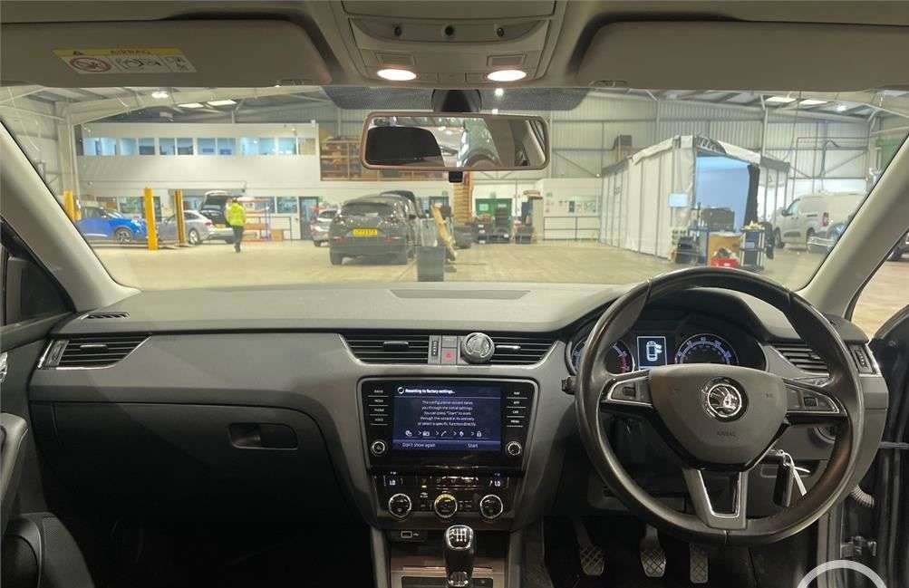 A 2020 SKODA OCTAVIA 1.0 TSI SE Drive Estate 5dr Petrol Manual Euro 6 (s/s) (115 ps) A 2020 SKODA OCTAVIA 1.0 TSI SE Drive Estate 5dr Petrol Manual Euro 6 (s/s) (115 ps)