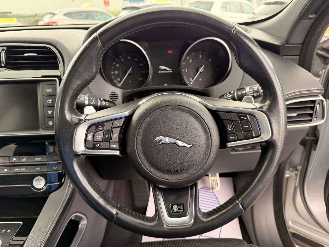 2017 JAGUAR F-PACE 2017 JAGUAR F-PACE