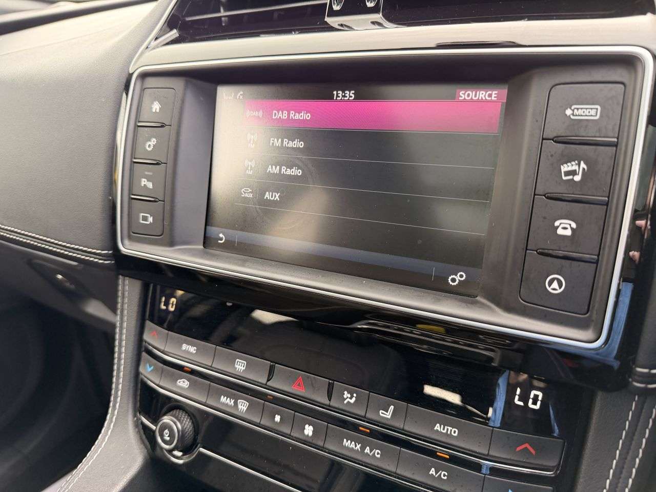 2017 JAGUAR F-PACE 2017 JAGUAR F-PACE