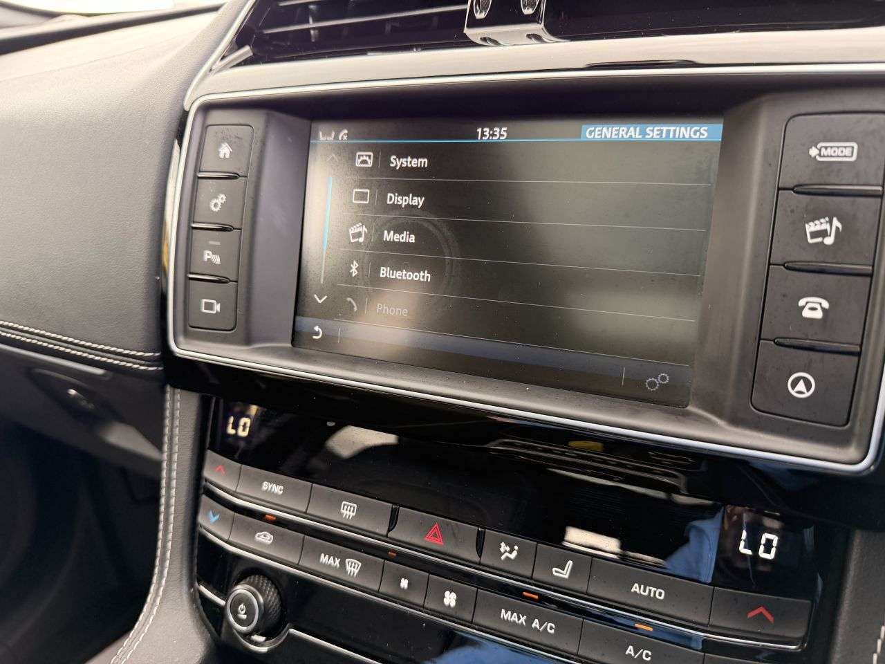 2017 JAGUAR F-PACE 2017 JAGUAR F-PACE