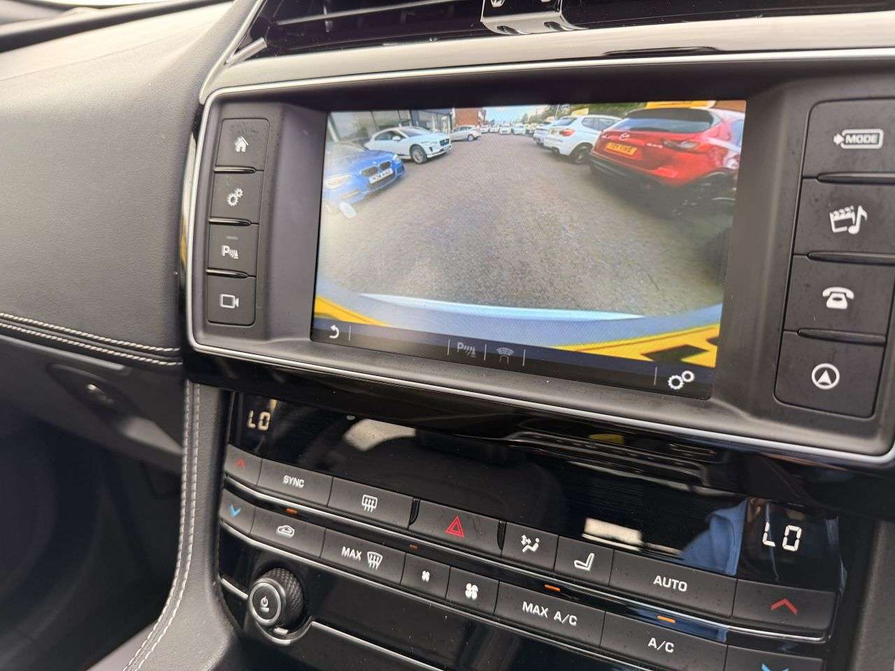 2017 JAGUAR F-PACE 2017 JAGUAR F-PACE