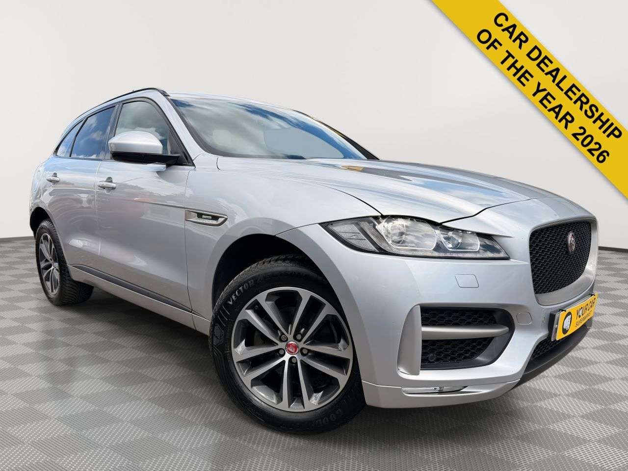 A 2017 JAGUAR F-PACE 2.0 D180 R-Sport SUV 5dr Diesel Auto AWD Euro 6 (s/s) (180 ps) Pan Roof, Re A 2017 JAGUAR F-PACE 2.0 D180 R-Sport SUV 5dr Diesel Auto AWD Euro 6 (s/s) (180 ps) Pan Roof, Re