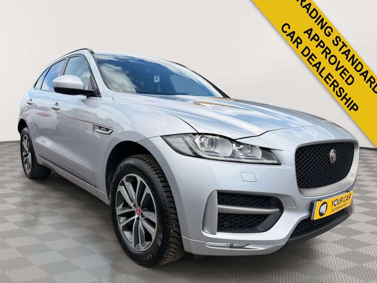 A 2017 JAGUAR F-PACE 2.0 D180 R-Sport SUV 5dr Diesel Auto AWD Euro 6 (s/s) (180 ps) Pan Roof, Re A 2017 JAGUAR F-PACE 2.0 D180 R-Sport SUV 5dr Diesel Auto AWD Euro 6 (s/s) (180 ps) Pan Roof, Re