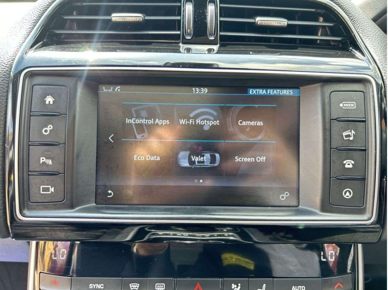 2017 JAGUAR XE 2017 JAGUAR XE