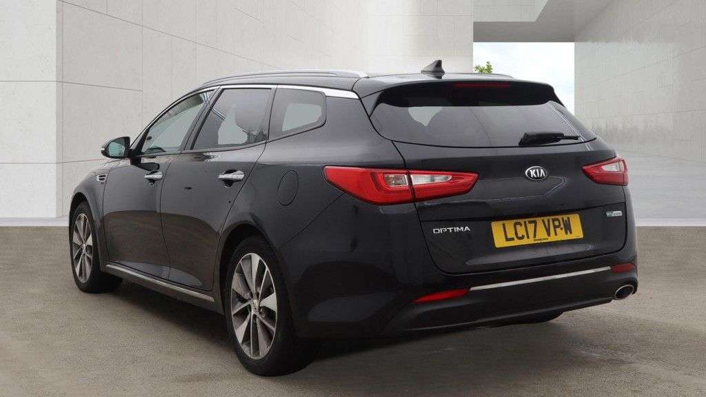 A 2017 KIA OPTIMA 1.7 CRDi 3 Sportswagon 5dr Diesel Manual Euro 6 (s/s) (139 bhp) A 2017 KIA OPTIMA 1.7 CRDi 3 Sportswagon 5dr Diesel Manual Euro 6 (s/s) (139 bhp)