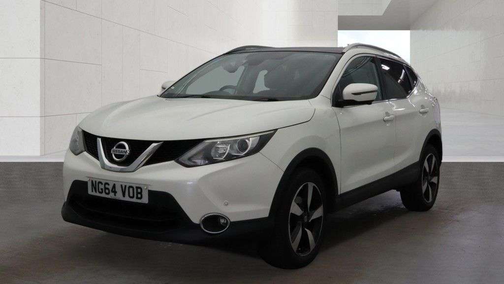 A 2015 NISSAN QASHQAI 1.5 dCi n-tec+ SUV 5dr Diesel Manual 2WD Euro 5 (s/s) (110 ps) A 2015 NISSAN QASHQAI 1.5 dCi n-tec+ SUV 5dr Diesel Manual 2WD Euro 5 (s/s) (110 ps)