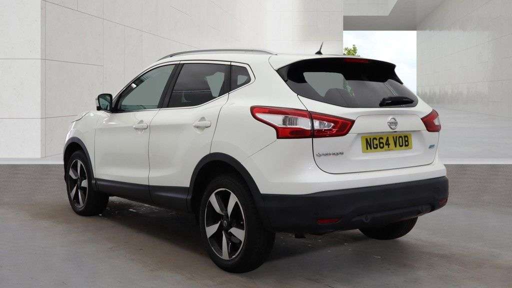 A 2015 NISSAN QASHQAI 1.5 dCi n-tec+ SUV 5dr Diesel Manual 2WD Euro 5 (s/s) (110 ps) A 2015 NISSAN QASHQAI 1.5 dCi n-tec+ SUV 5dr Diesel Manual 2WD Euro 5 (s/s) (110 ps)