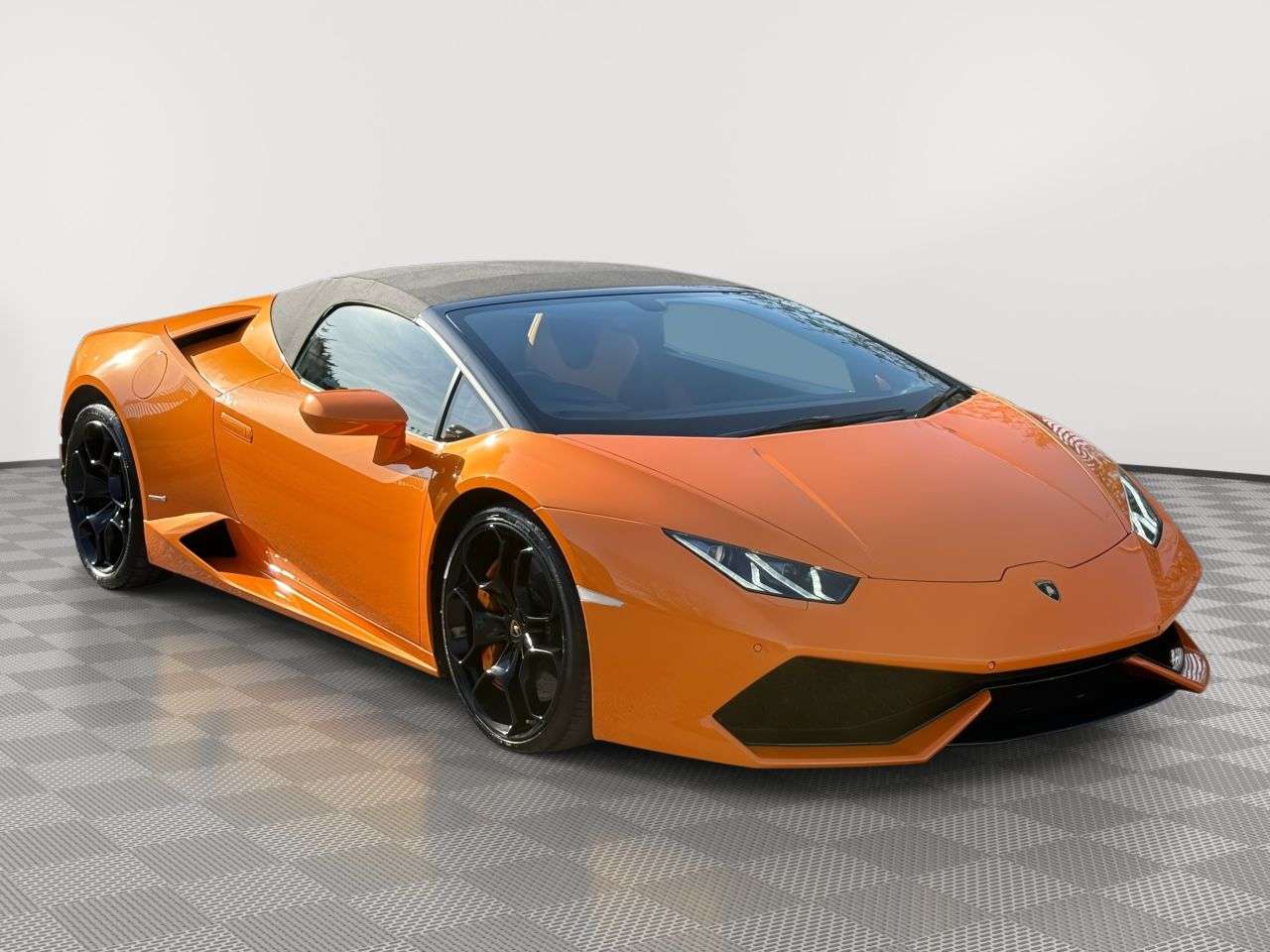 A 2017 LAMBORGHINI HURACAN 5.2 V10 LP 610-4 Spyder 2dr Petrol LDF 4WD Euro 6 (s/s) (610 ps) Lift, Gold A 2017 LAMBORGHINI HURACAN 5.2 V10 LP 610-4 Spyder 2dr Petrol LDF 4WD Euro 6 (s/s) (610 ps) Lift, Gold