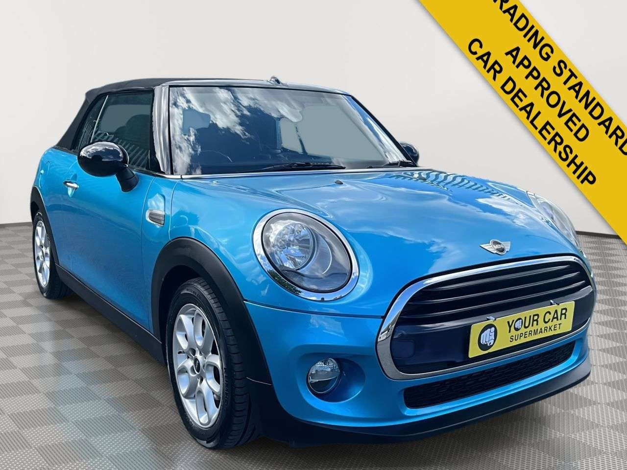 A 2016 MINI CONVERTIBLE 1.5 Cooper D Convertible 2dr Diesel Auto Euro 6 (s/s) (116 ps) Rear Camera, A 2016 MINI CONVERTIBLE 1.5 Cooper D Convertible 2dr Diesel Auto Euro 6 (s/s) (116 ps) Rear Camera,