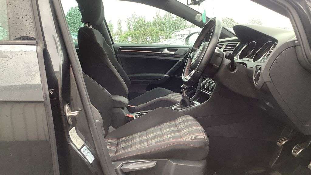 2016 VOLKSWAGEN GOLF 2016 VOLKSWAGEN GOLF