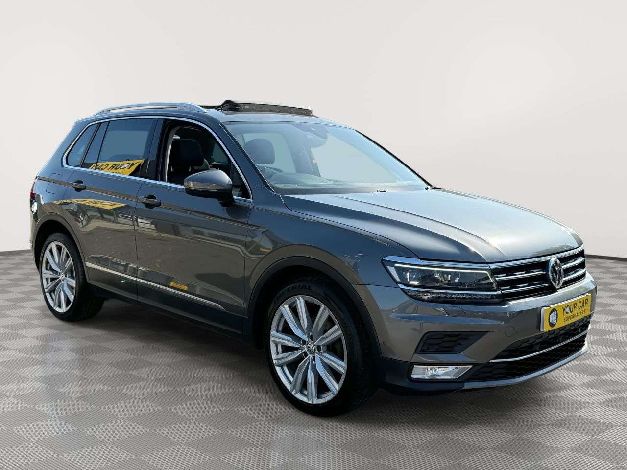 A 2017 VOLKSWAGEN TIGUAN 2.0 TDI BlueMotion Tech SEL SUV 5dr Diesel Manual Euro 6 (s/s) (150 ps) 2 K A 2017 VOLKSWAGEN TIGUAN 2.0 TDI BlueMotion Tech SEL SUV 5dr Diesel Manual Euro 6 (s/s) (150 ps) 2 K