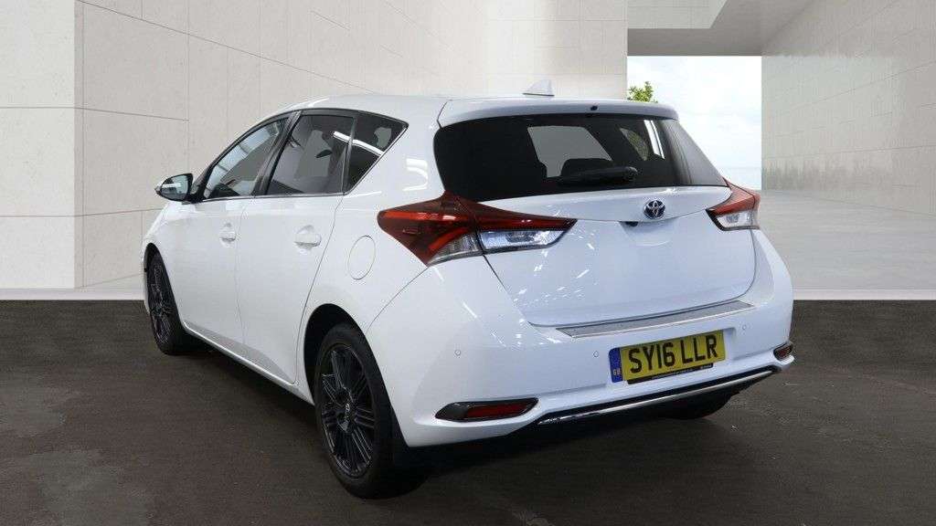 A 2016 TOYOTA AURIS 1.8 VVT-h Excel Hatchback 5dr Petrol Hybrid CVT Euro 6 (s/s) (136 ps) A 2016 TOYOTA AURIS 1.8 VVT-h Excel Hatchback 5dr Petrol Hybrid CVT Euro 6 (s/s) (136 ps)