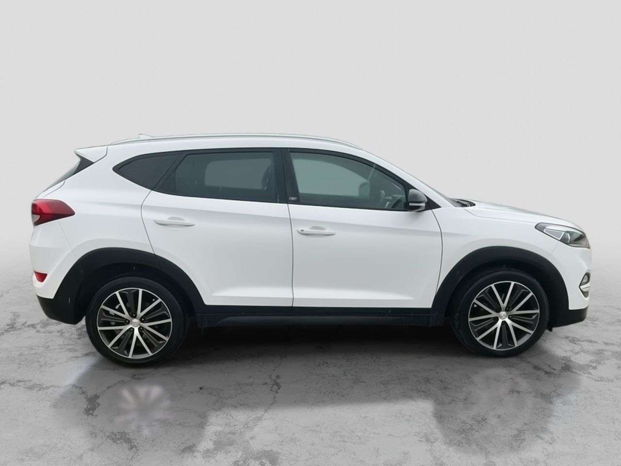 A 2018 HYUNDAI TUCSON 1.6 T-GDi GO! SE SUV 5dr Petrol Manual Euro 6 (177 ps) A 2018 HYUNDAI TUCSON 1.6 T-GDi GO! SE SUV 5dr Petrol Manual Euro 6 (177 ps)