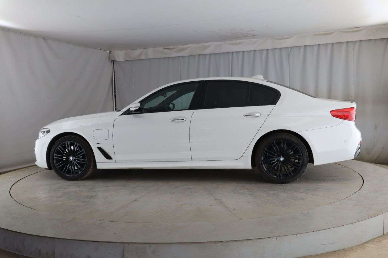 A 2018 BMW 5 SERIES 2.0 530e 9.2kWh M Sport Saloon 4dr Petrol Plug-in Hybrid Auto Euro 6 (s/s) A 2018 BMW 5 SERIES 2.0 530e 9.2kWh M Sport Saloon 4dr Petrol Plug-in Hybrid Auto Euro 6 (s/s)