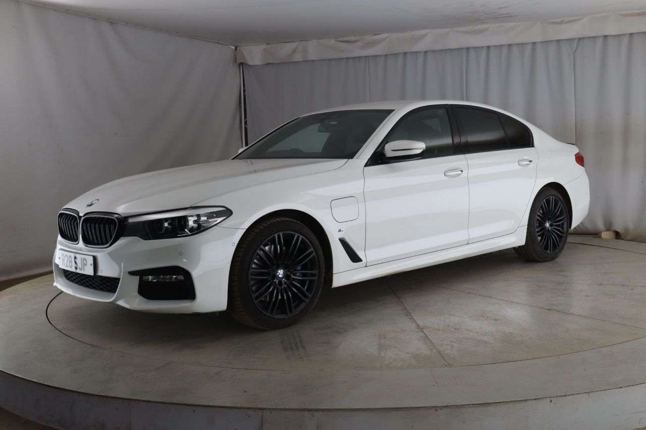 A 2018 BMW 5 SERIES 2.0 530e 9.2kWh M Sport Saloon 4dr Petrol Plug-in Hybrid Auto Euro 6 (s/s) A 2018 BMW 5 SERIES 2.0 530e 9.2kWh M Sport Saloon 4dr Petrol Plug-in Hybrid Auto Euro 6 (s/s)