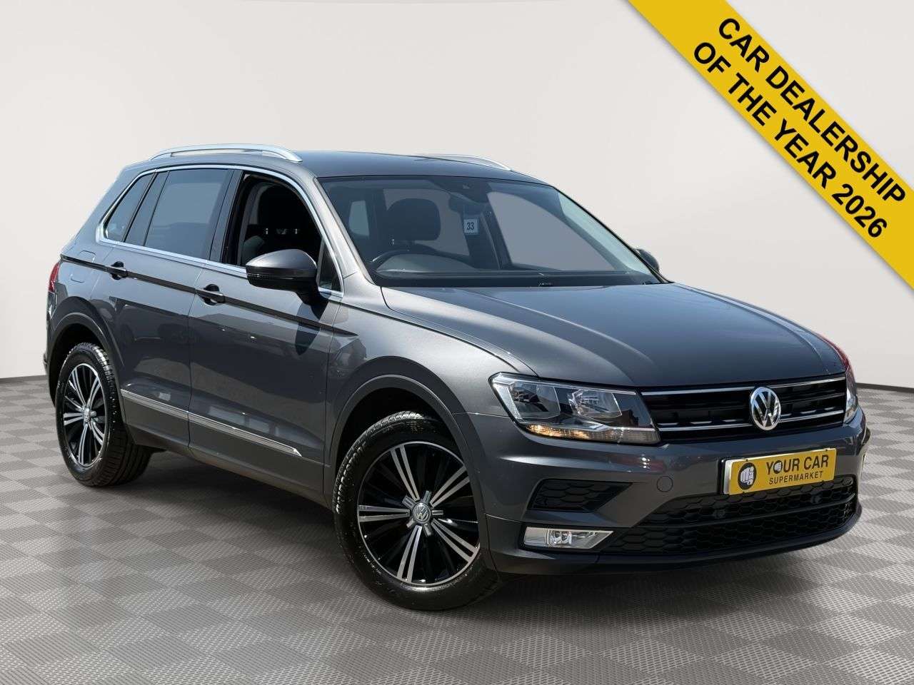 A 2017 VOLKSWAGEN TIGUAN 2.0 TDI BlueMotion Tech SE SUV 5dr Diesel Manual Euro 6 (s/s) (150 ps) SERV A 2017 VOLKSWAGEN TIGUAN 2.0 TDI BlueMotion Tech SE SUV 5dr Diesel Manual Euro 6 (s/s) (150 ps) SERV