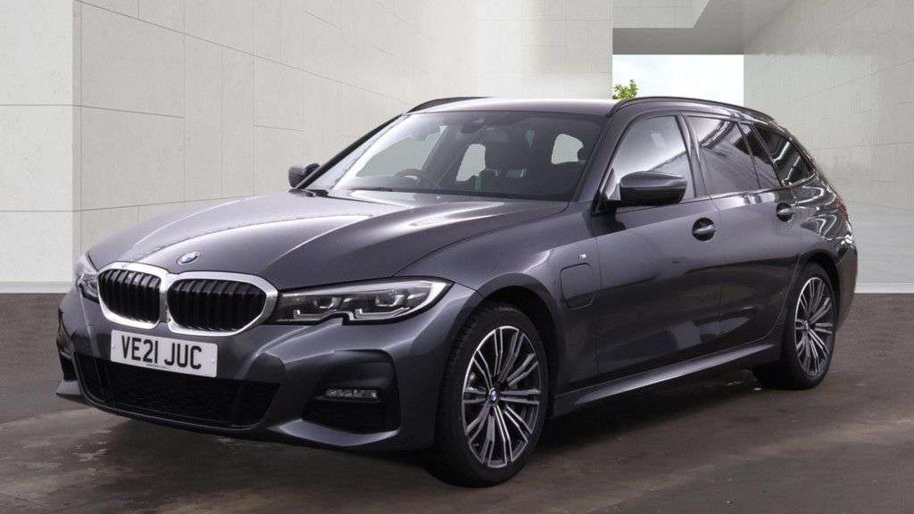 A 2021 BMW 3 SERIES 2.0 330e 12kWh M Sport Touring 5dr Petrol Plug-in Hybrid Auto Euro 6 (s/s) A 2021 BMW 3 SERIES 2.0 330e 12kWh M Sport Touring 5dr Petrol Plug-in Hybrid Auto Euro 6 (s/s)