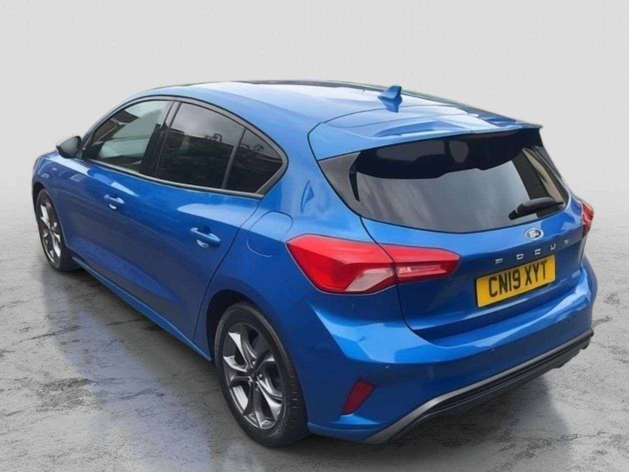 A 2019 FORD FOCUS 1.0T EcoBoost ST-Line Hatchback 5dr Petrol Manual Euro 6 (s/s) (125 ps) 2 K A 2019 FORD FOCUS 1.0T EcoBoost ST-Line Hatchback 5dr Petrol Manual Euro 6 (s/s) (125 ps) 2 K