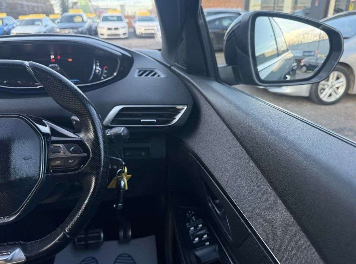2019 PEUGEOT 5008 2019 PEUGEOT 5008