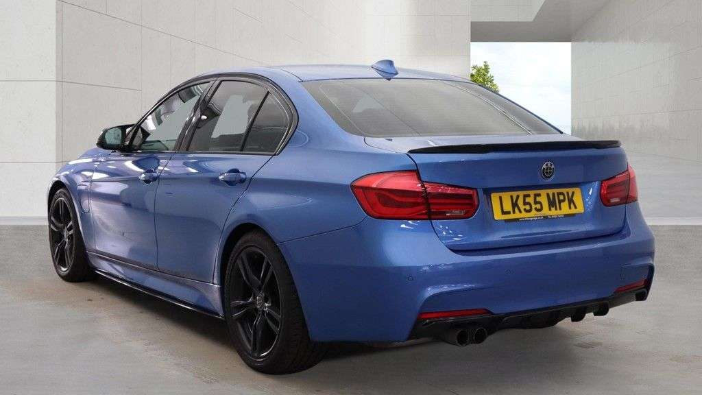 A 2016 BMW 3 SERIES 2.0 330e 7.6kWh M Sport Saloon 4dr Petrol Plug-in Hybrid Auto Euro 6 (s/s) A 2016 BMW 3 SERIES 2.0 330e 7.6kWh M Sport Saloon 4dr Petrol Plug-in Hybrid Auto Euro 6 (s/s)