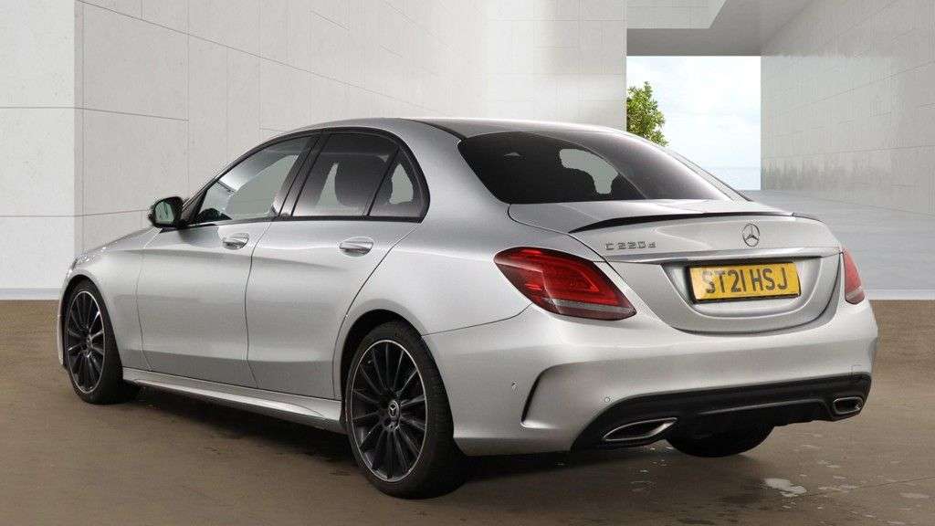 A 2021 MERCEDES-BENZ C CLASS 2.0 C220d AMG Line Night Edition (Premium) Saloon 4dr Diesel G-Tronic+ Euro A 2021 MERCEDES-BENZ C CLASS 2.0 C220d AMG Line Night Edition (Premium) Saloon 4dr Diesel G-Tronic+ Euro