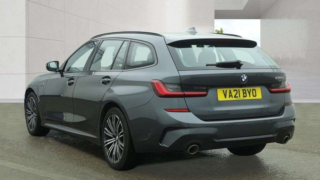 A 2021 BMW 3 SERIES 2.0 330e 12kWh M Sport Touring 5dr Petrol Plug-in Hybrid Auto Euro 6 (s/s) A 2021 BMW 3 SERIES 2.0 330e 12kWh M Sport Touring 5dr Petrol Plug-in Hybrid Auto Euro 6 (s/s)