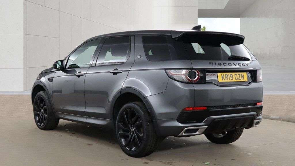 A 2019 LAND ROVER DISCOVERY SPORT 2.0 Si4 HSE Dynamic Lux SUV 5dr Petrol Auto 4WD Euro 6 (s/s) (290 bhp) SERV A 2019 LAND ROVER DISCOVERY SPORT 2.0 Si4 HSE Dynamic Lux SUV 5dr Petrol Auto 4WD Euro 6 (s/s) (290 bhp) SERV
