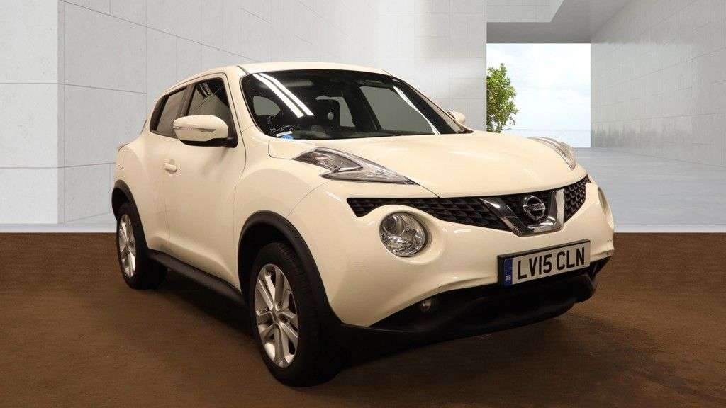 A 2015 NISSAN JUKE 1.6 Acenta Premium SUV 5dr Petrol XTRON Euro 5 (117 ps) 2 KEYS LONG MOT A 2015 NISSAN JUKE 1.6 Acenta Premium SUV 5dr Petrol XTRON Euro 5 (117 ps) 2 KEYS LONG MOT