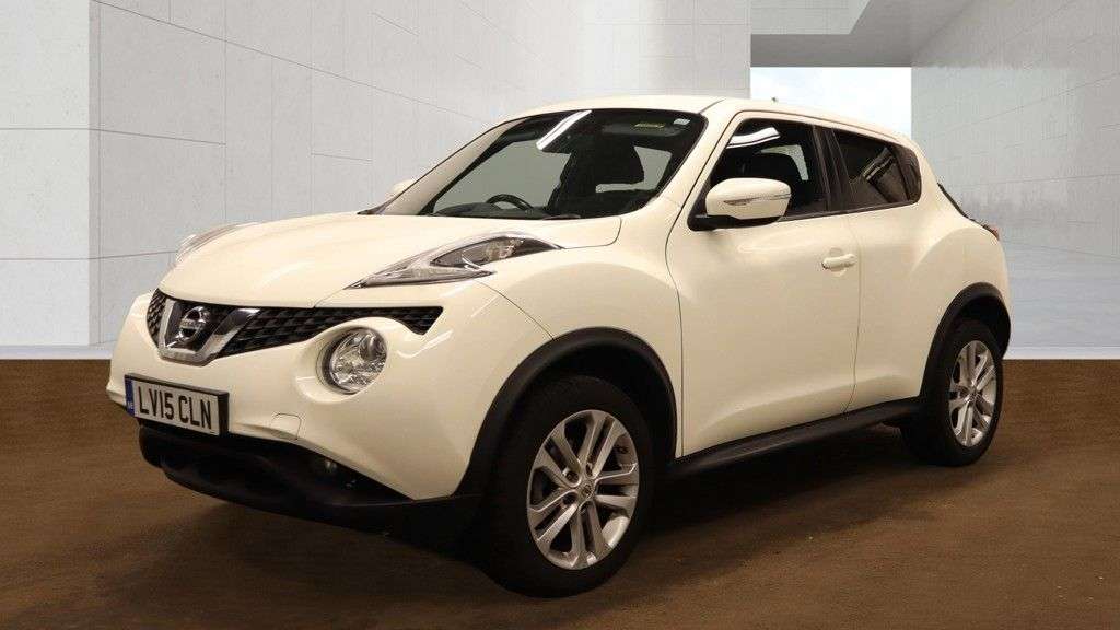 A 2015 NISSAN JUKE 1.6 Acenta Premium SUV 5dr Petrol XTRON Euro 5 (117 ps) 2 KEYS LONG MOT A 2015 NISSAN JUKE 1.6 Acenta Premium SUV 5dr Petrol XTRON Euro 5 (117 ps) 2 KEYS LONG MOT