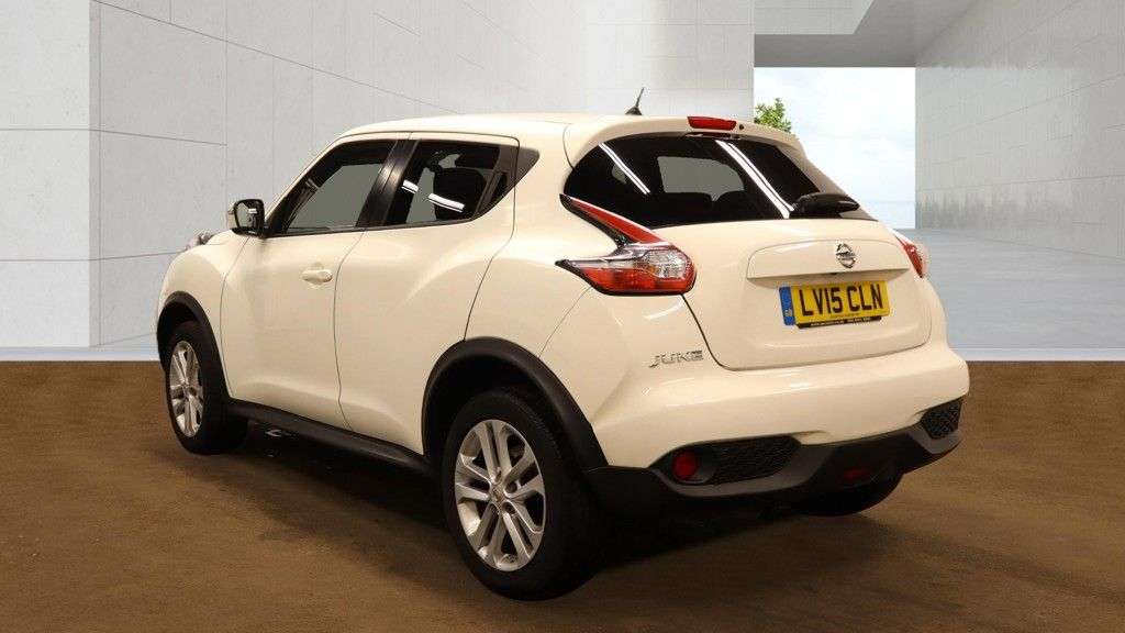 A 2015 NISSAN JUKE 1.6 Acenta Premium SUV 5dr Petrol XTRON Euro 5 (117 ps) 2 KEYS LONG MOT A 2015 NISSAN JUKE 1.6 Acenta Premium SUV 5dr Petrol XTRON Euro 5 (117 ps) 2 KEYS LONG MOT
